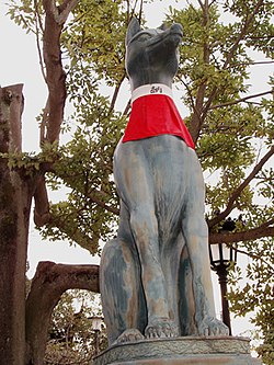 https://upload.wikimedia.org/wikipedia/commons/thumb/d/db/Kyoto_FushimiInari02.jpg/250px-Kyoto_FushimiInari02.jpg