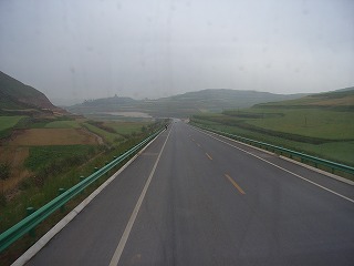 RIMG0111タール寺までの高速道路