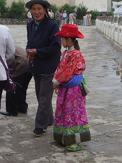 RIMG0115チベット族が目立つ